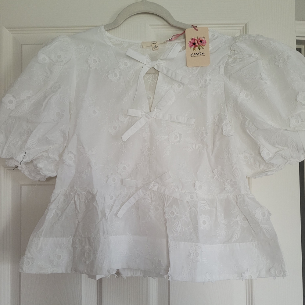 White Floral Entro Top